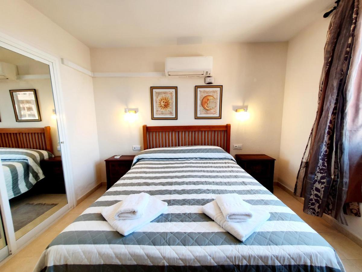 Marina Tower Apartment Fuengirola Bagian luar foto