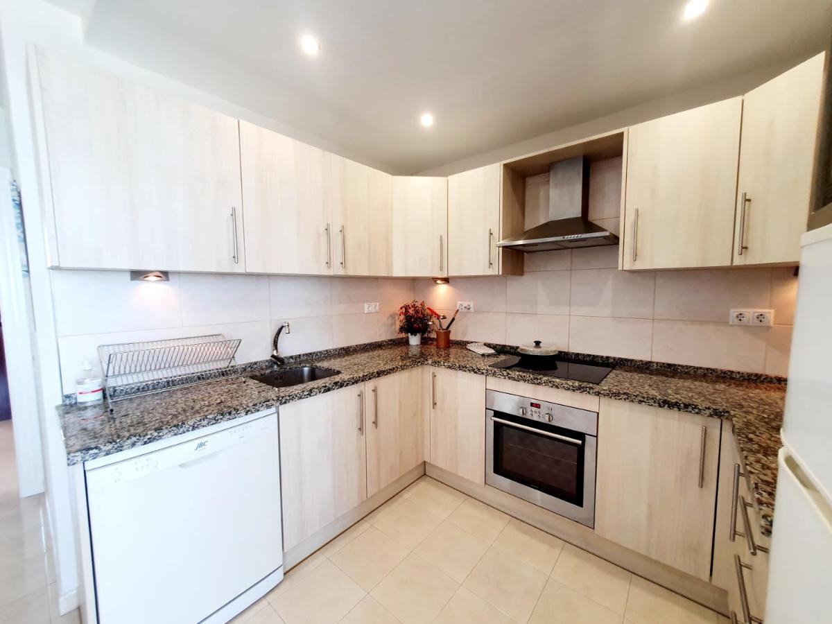 Marina Tower Apartment Fuengirola Bagian luar foto