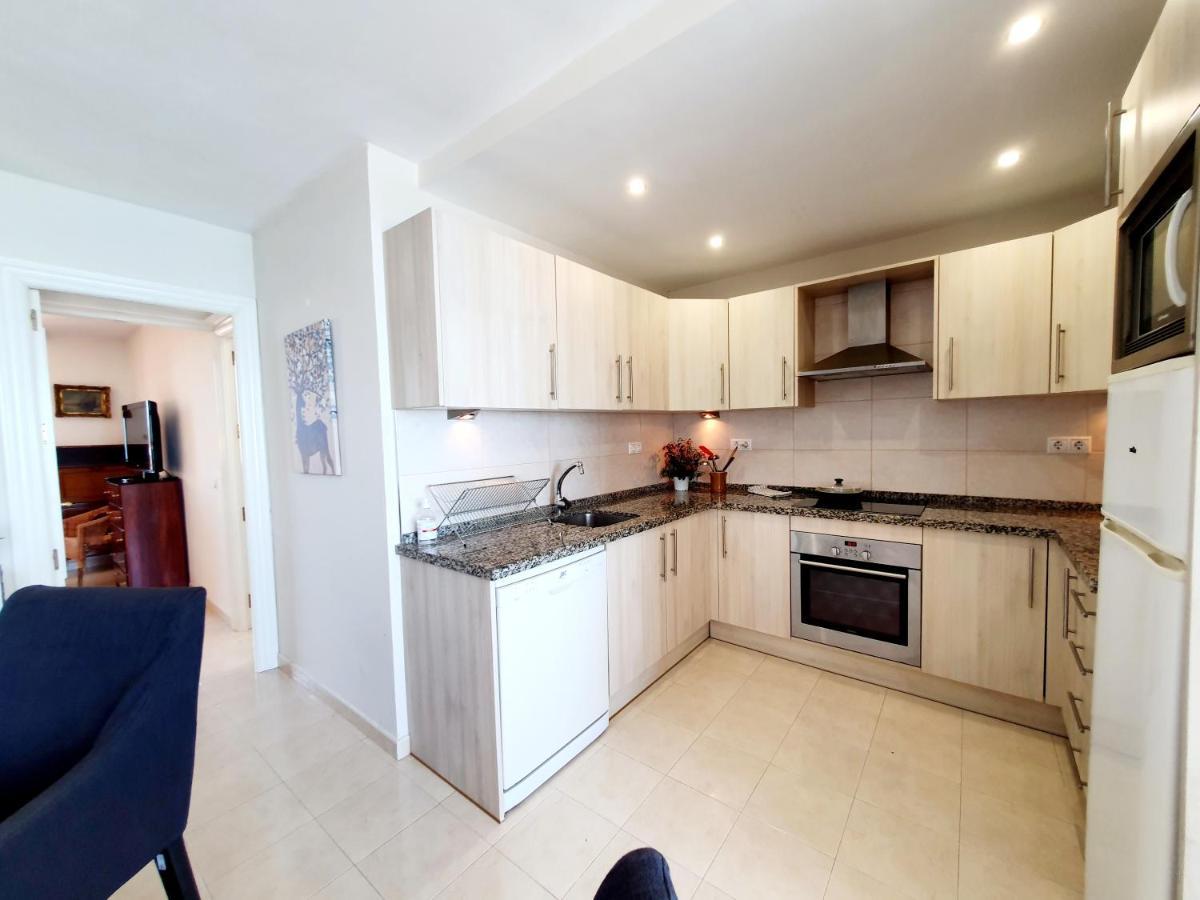 Marina Tower Apartment Fuengirola Bagian luar foto