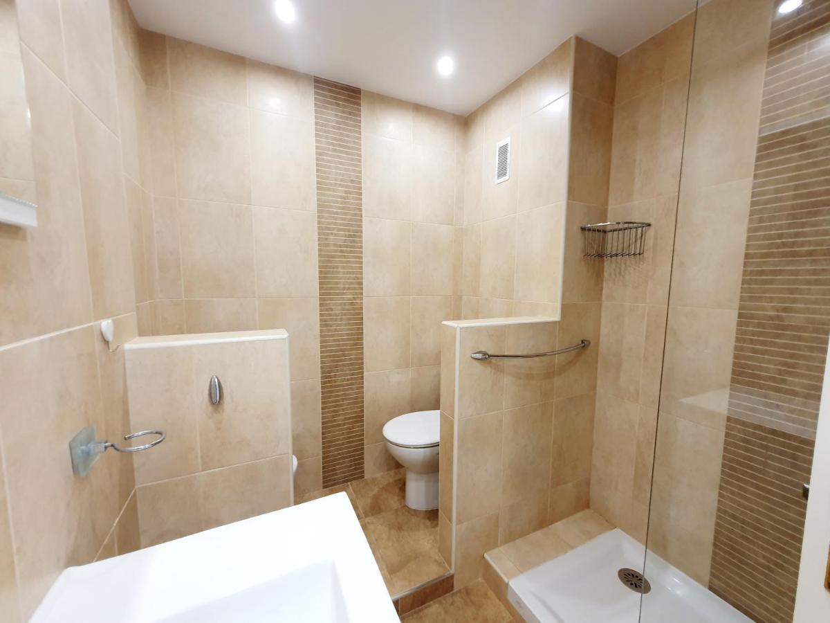 Marina Tower Apartment Fuengirola Bagian luar foto