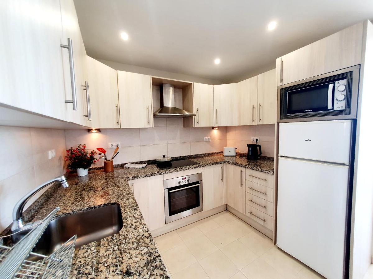 Marina Tower Apartment Fuengirola Bagian luar foto