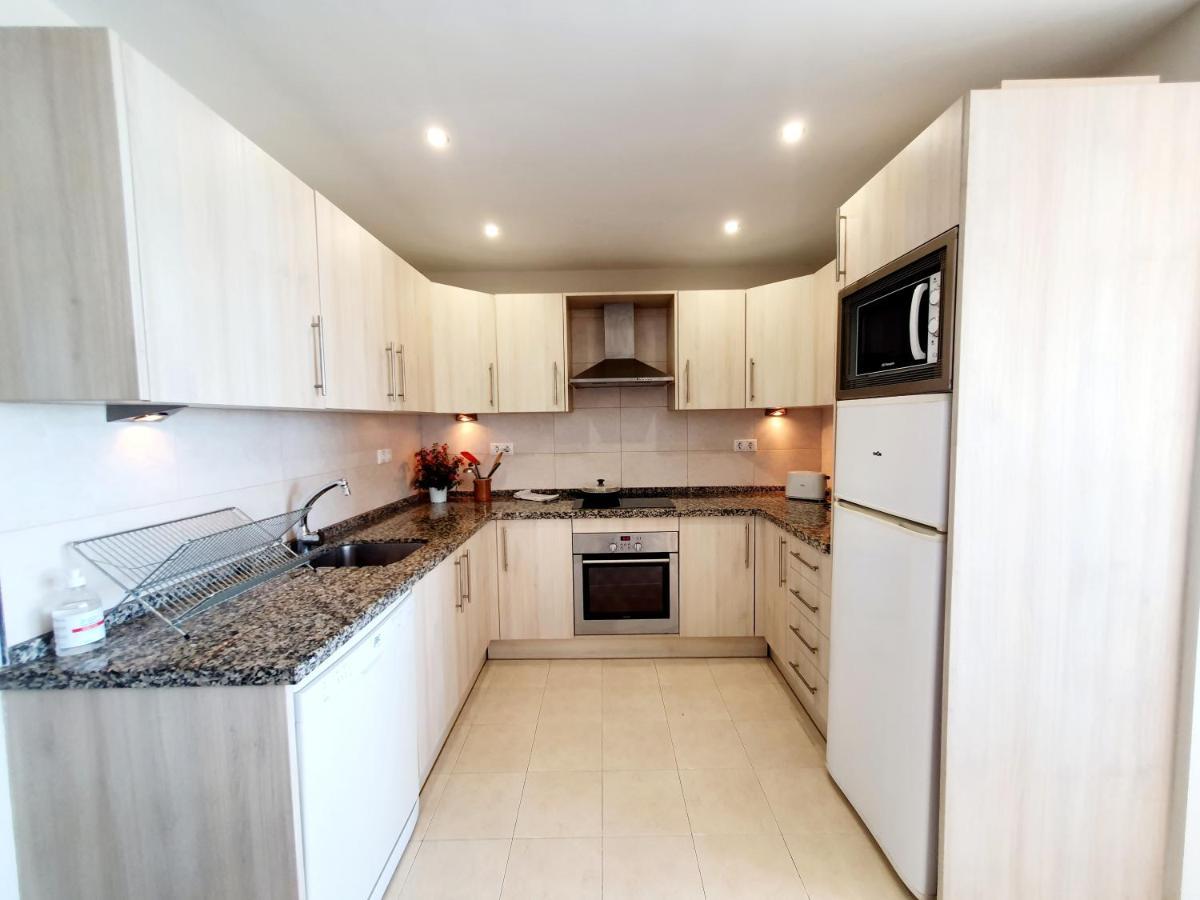 Marina Tower Apartment Fuengirola Bagian luar foto