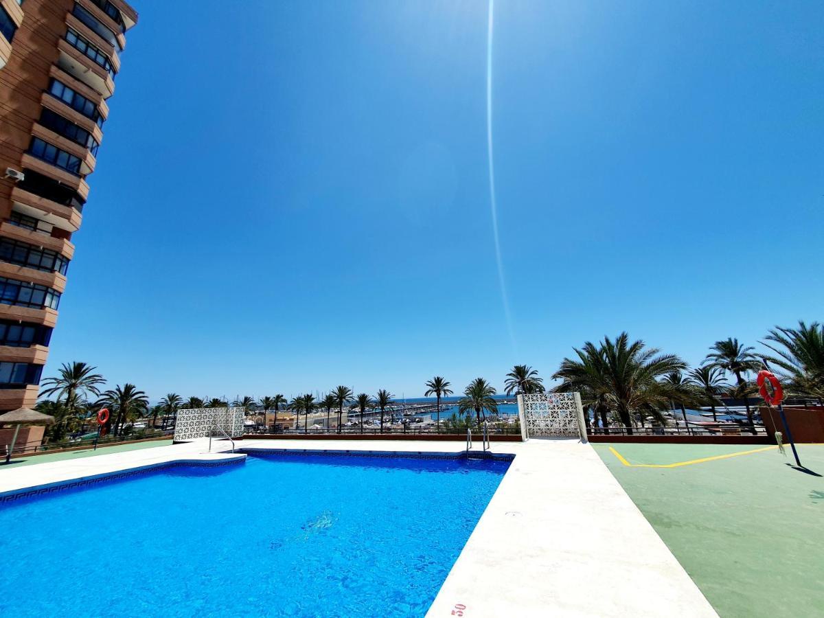 Marina Tower Apartment Fuengirola Bagian luar foto
