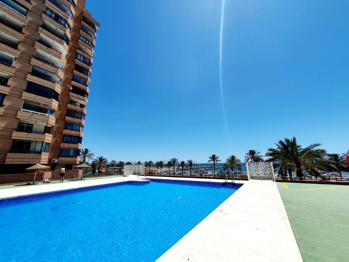 Marina Tower Apartment Fuengirola Bagian luar foto