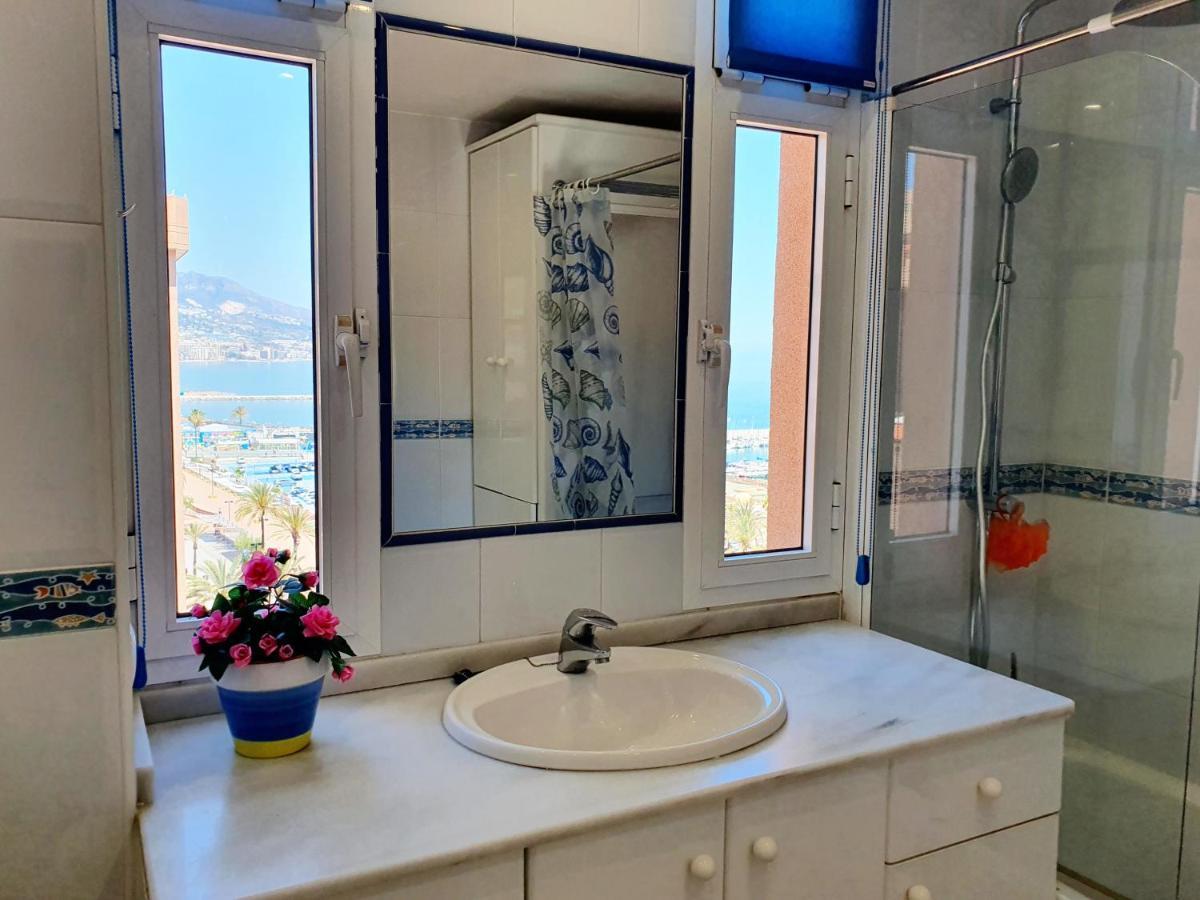 Marina Tower Apartment Fuengirola Bagian luar foto