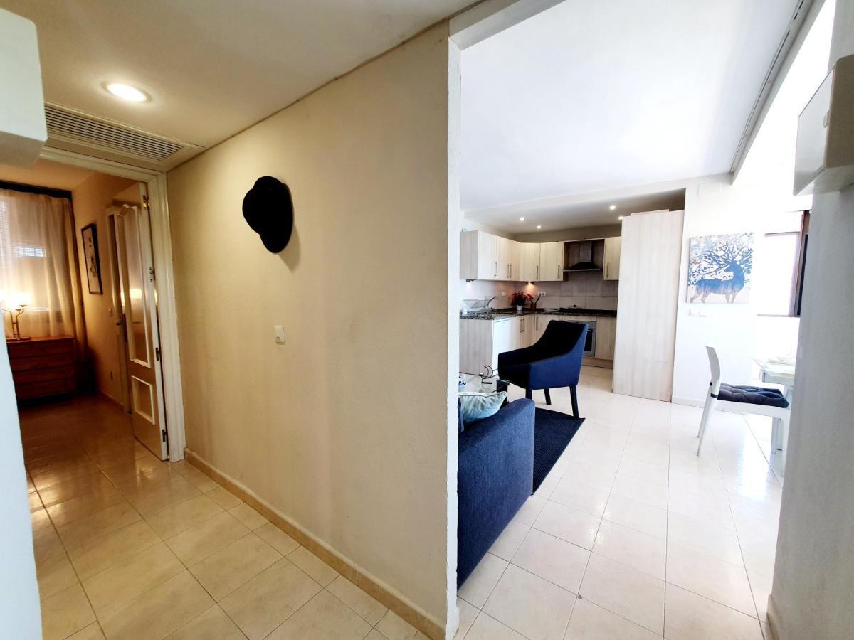 Marina Tower Apartment Fuengirola Bagian luar foto