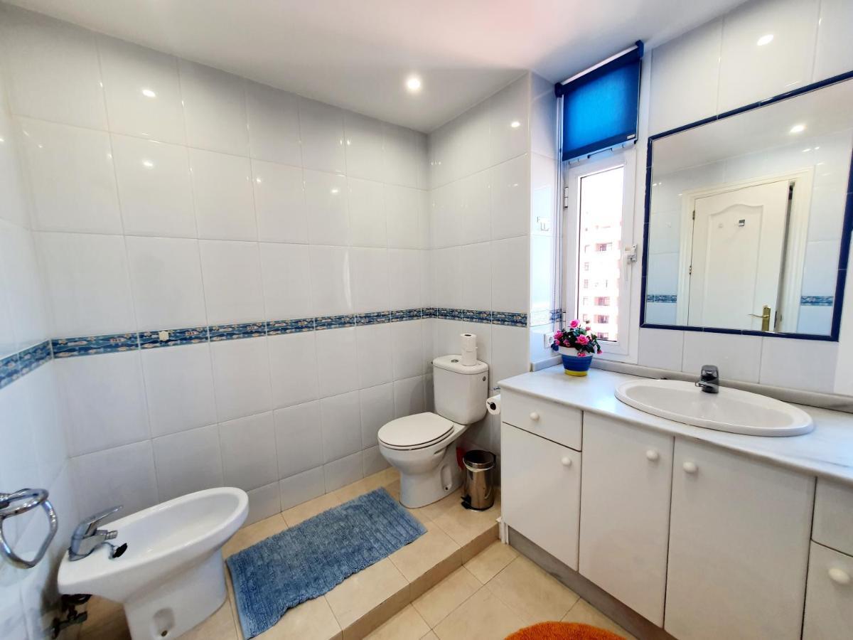 Marina Tower Apartment Fuengirola Bagian luar foto